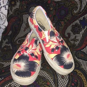 Red hibiscus flower Van slip on shoes